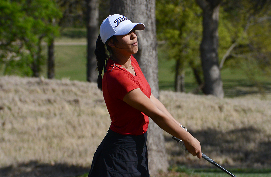Hoyos qualifies for 6A State Tournament with 18th place finish at regionals; Broncos finish eighth in team standings